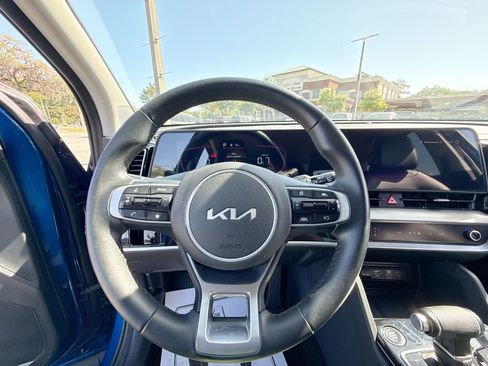 Used 2025 Kia Sportage EX FWD image 12