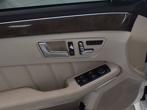 Used 2014 Mercedes-Benz E 550 4MATIC Sedan image 19