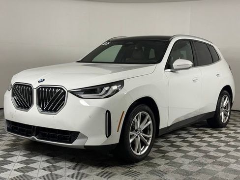 Used 2025 BMW X3 xDrive30i w/ Premium Package AWD/4WD image 2
