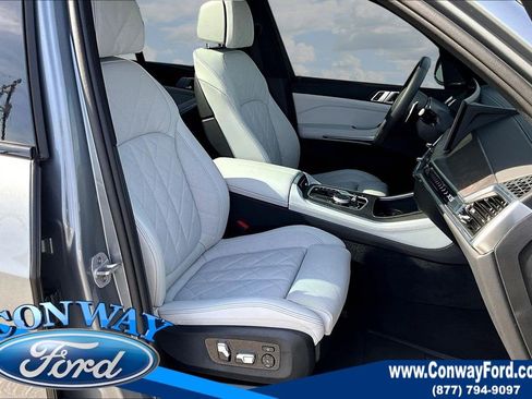 Used 2025 BMW X5 xDrive40i w/ M Sport Package image 31