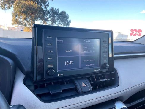 Used 2021 Toyota RAV4 XLE w/ Convenience Package image 23