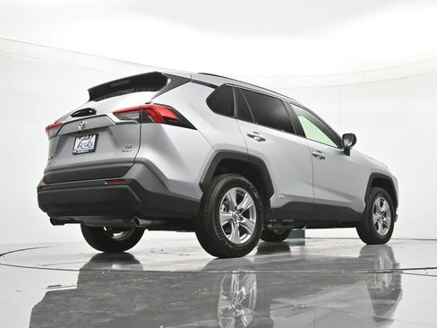 Used 2025 Toyota RAV4 LE AWD/4WD image 40