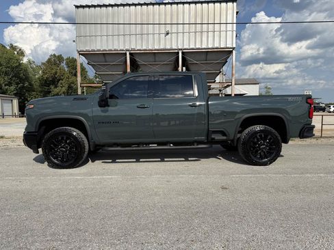 Used 2025 Chevrolet Silverado 2500 LTZ w/ Trail Boss Package AWD/4WD image 2