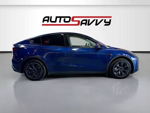 Used 2024 Tesla Model Y Long Range AWD/4WD image 8