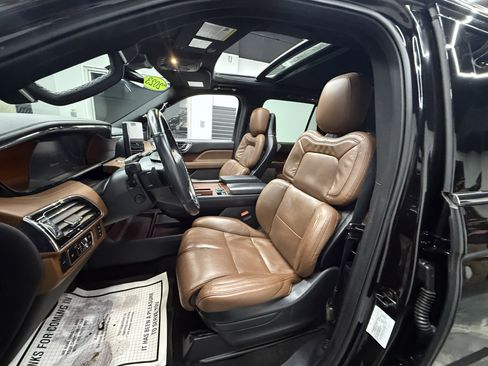 Used 2023 Lincoln Navigator L Reserve w/ Equipment Group 201A image 12