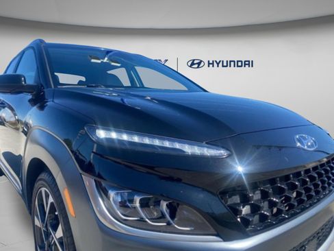 Used 2022 Hyundai Kona Limited image 2