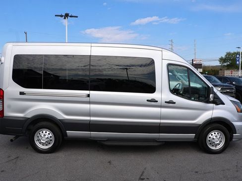 Used 2025 Ford Transit 350 XLT image 3