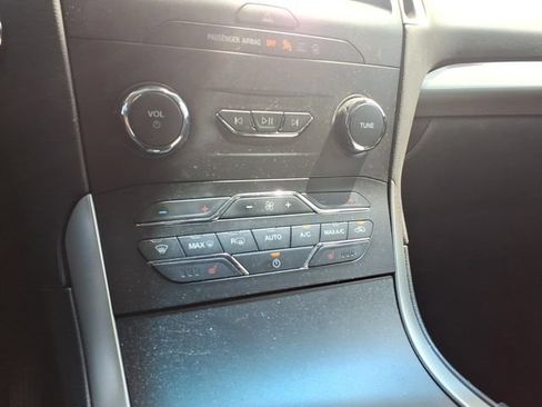 Used 2020 Ford Edge SEL w/ Convenience Package AWD/4WD image 18