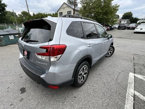 Certified 2022 Subaru Forester Premium image 8