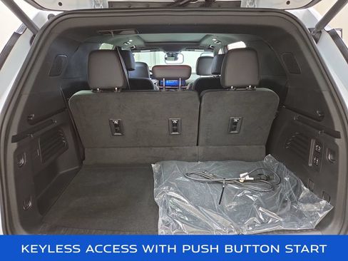 Used 2024 Chevrolet Traverse RS w/ LPO, Floor Liner Package AWD/4WD image 9
