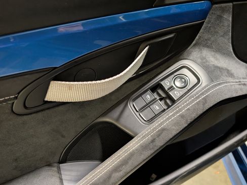 Used 2016 Porsche Boxster Spyder image 19