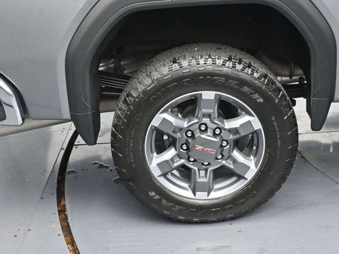 Used 2025 GMC Sierra 2500 SLT w/ SLT Premium Package image 37