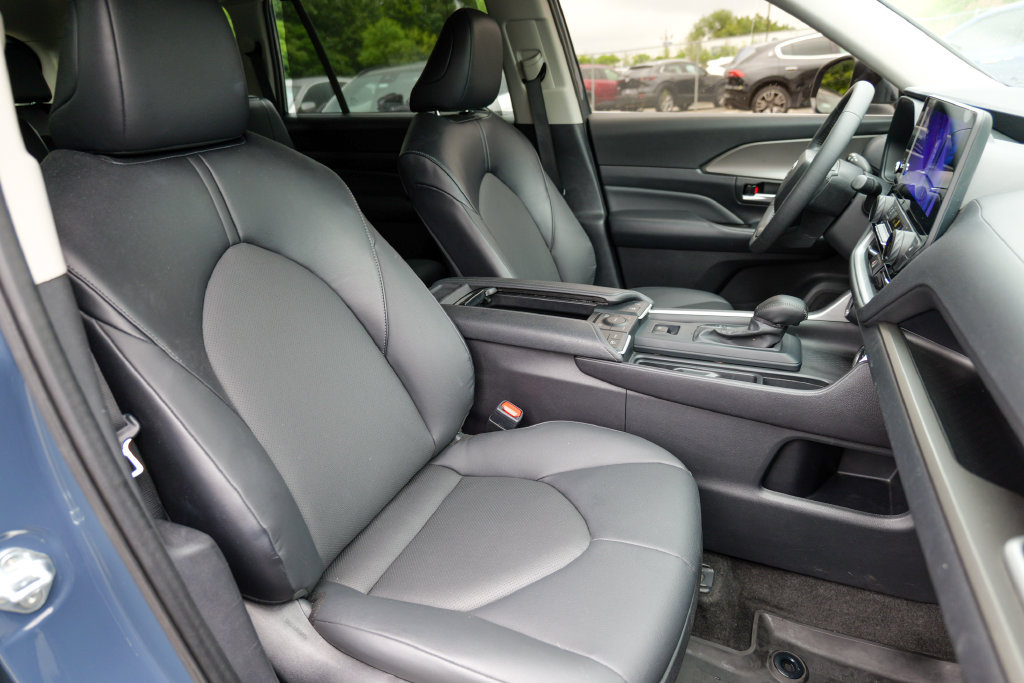 Used 2024 Toyota Grand Highlander AWD image 37