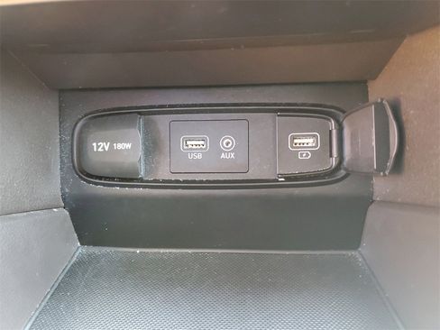 Used 2019 Hyundai Santa Fe Limited image 36