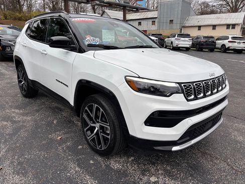 Used 2024 Jeep Compass Limited w/ Elite Group image 4