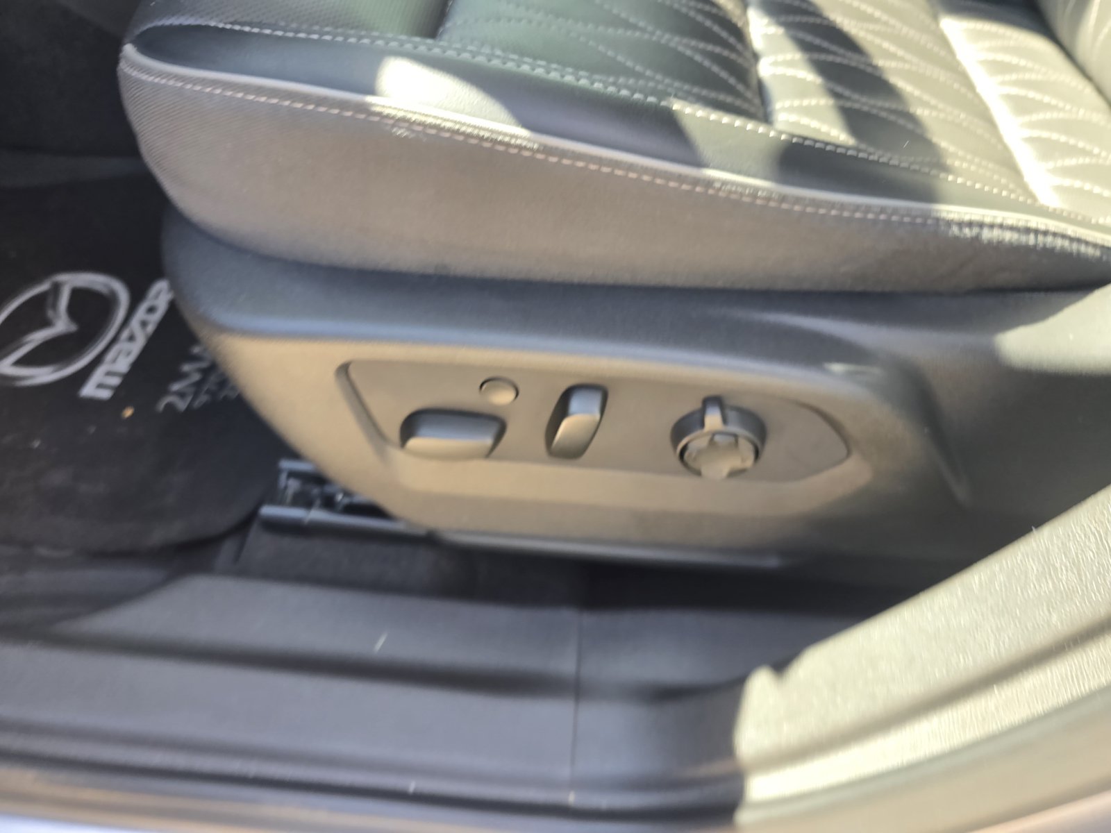 Used 2021 Buick Envision Avenir FWD image 16