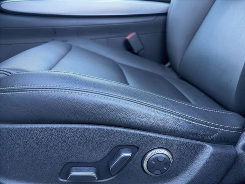 Certified 2023 Genesis GV70 2.5T Select w/ Select Package image 15