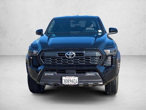 Used 2025 Toyota Tacoma TRD Off-Road image 2