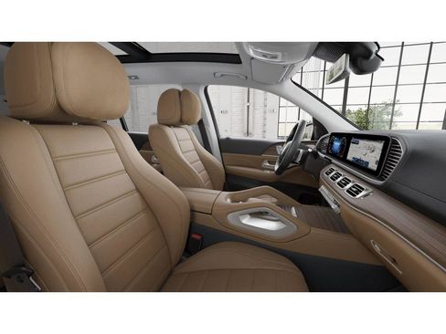 New 2026 Mercedes-Benz GLS 580 4MATIC image 4