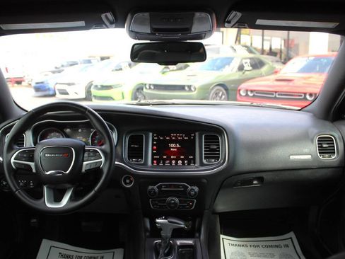 Used 2016 Dodge Charger SXT RWD image 17