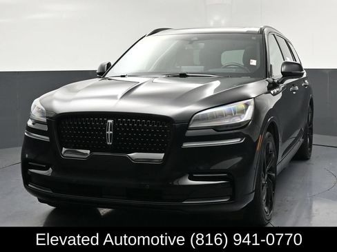 Used 2023 Lincoln Aviator Reserve w/ Equipment Group 201A AWD/4WD image 3