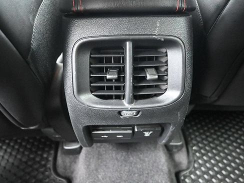 Used 2019 Jeep Cherokee Trailhawk w/ Comfort/Convenience Group AWD/4WD image 31