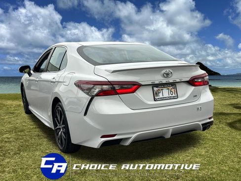 Used 2022 Toyota Camry SE image 5