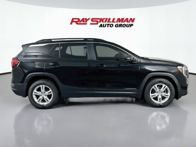 Used 2022 GMC Terrain SLE w/ Driver Convenience Package FWD image 8