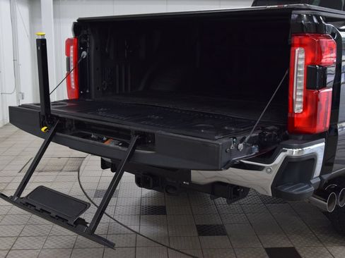 Used 2023 Ford F250 Lariat w/ Lariat Ultimate Package AWD/4WD image 26