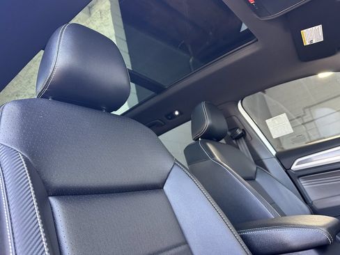 Used 2021 Volkswagen Atlas Cross Sport SE w/ Panoramic Sunroof Package FWD image 16