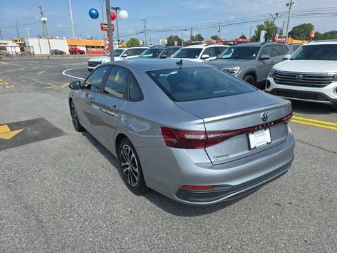 Used 2025 Volkswagen Jetta Sport FWD image 5