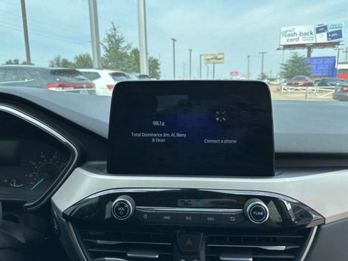 Used 2022 Ford Escape SEL image 22