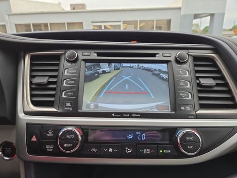 Used 2019 Toyota Highlander Limited Platinum AWD/4WD image 53