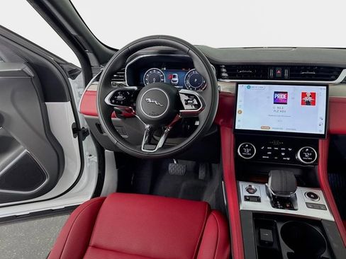 New 2026 Jaguar F-PACE R-Dynamic S image 25