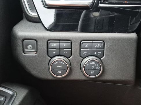 Certified 2023 Chevrolet Silverado 1500 RST AWD/4WD image 18