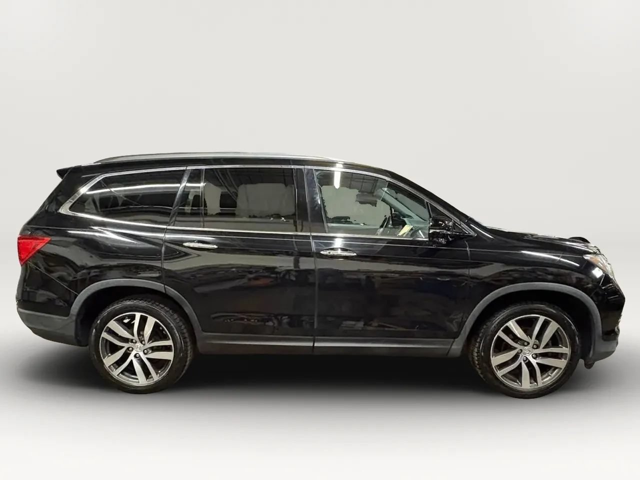 Used 2016 Honda Pilot Touring image 6