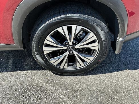 Certified 2023 Nissan Rogue SV image 8