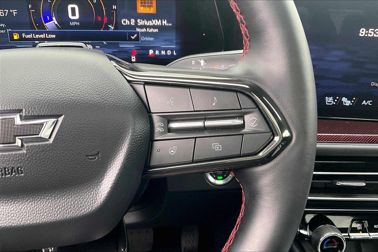 Used 2025 Chevrolet Traverse RS AWD/4WD image 24