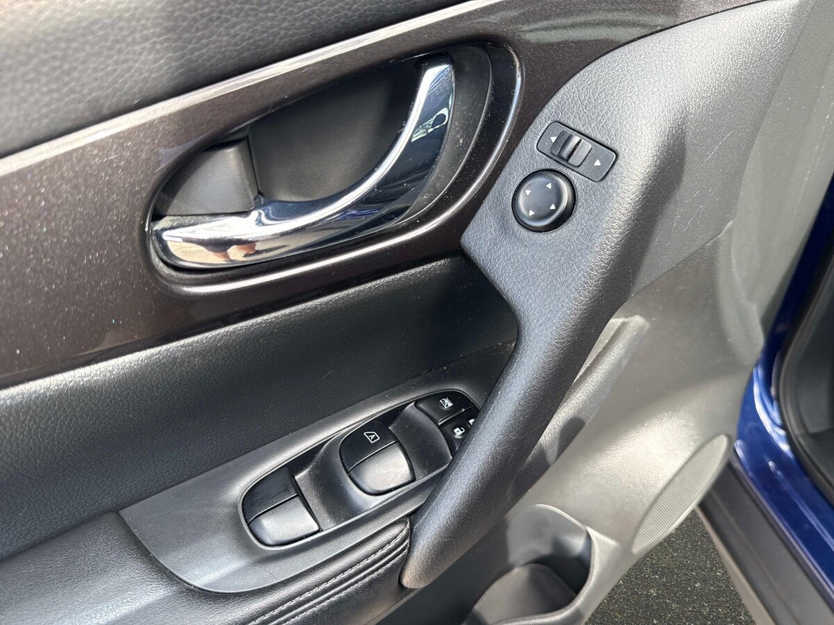 Used 2019 Nissan Rogue S w/ Special Edition Package FWD image 16