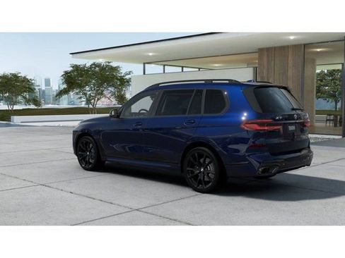 New 2027 BMW X7 xDrive40i w/ M Sport Package AWD/4WD image 2