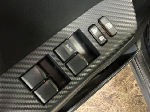 Used 2013 Toyota RAV4 LE AWD/4WD image 14