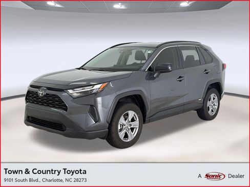 Used 2025 Toyota RAV4 LE AWD/4WD image 1