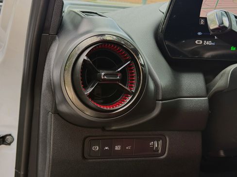 Used 2025 Chevrolet Equinox EV RS FWD image 42