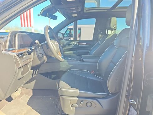 Used 2023 Cadillac Escalade Premium Luxury image 12