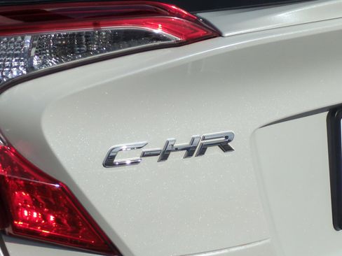 Used 2020 Toyota C-HR LE image 24