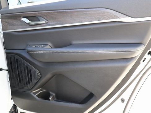 New 2025 Jeep Grand Cherokee L Limited w/ Trailer Tow Package image 11