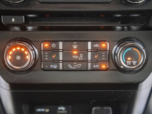 Used 2015 Ford F150 XLT w/ Equipment Group 302A Luxury AWD/4WD image 28