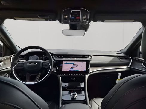 New 2026 Jeep Grand Cherokee L Limited RWD image 25