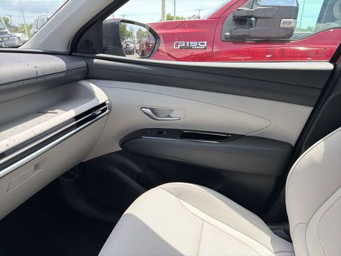 Certified 2025 Hyundai Tucson Limited image 9
