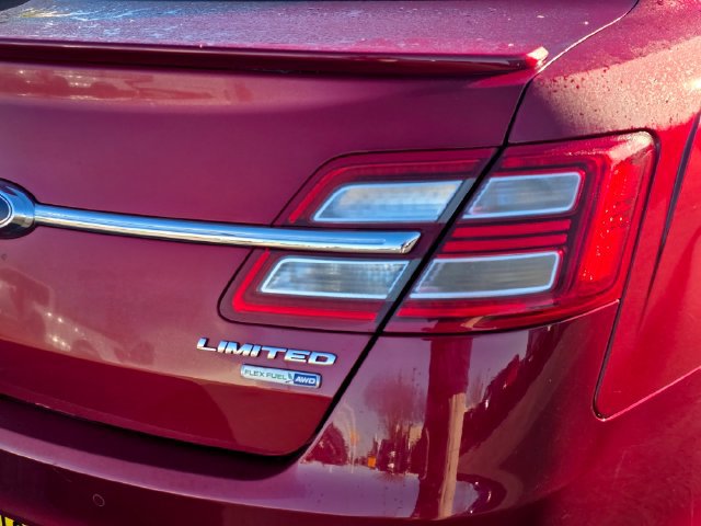 Certified 2018 Ford Taurus Limited AWD/4WD image 9
